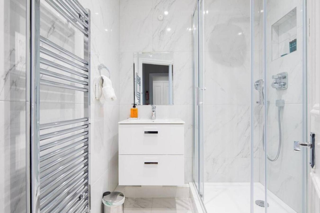 Steps From Hyde Park 2Br 2Bath Sleeps 6 Lägenhet London Exteriör bild